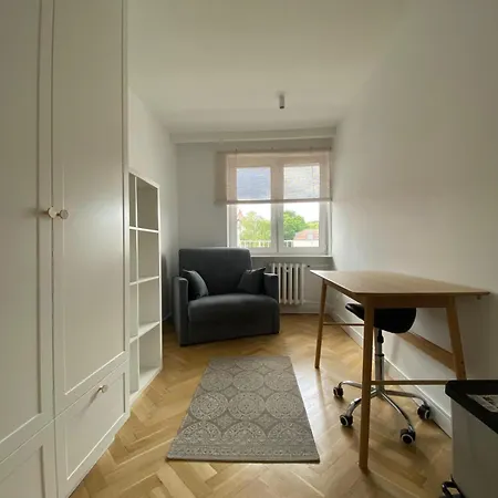 アパート Cozy Wooden ソポト